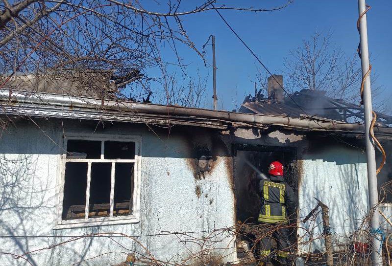 Tragedie la Roma! Un bărbat și-a pierdut viața în incendiul care i-a cuprins locuința