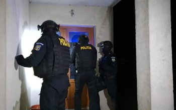 Percheziții domiciliare la un tânăr …