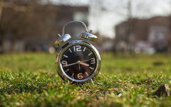 România va trece la ora …