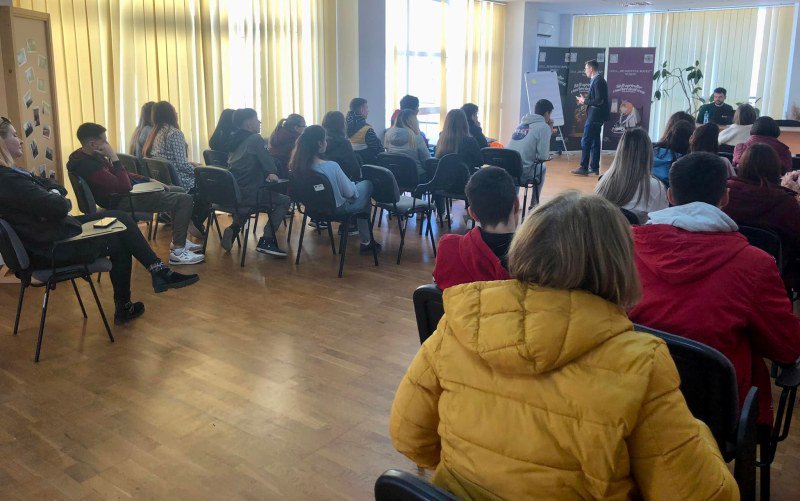 Liceul „Demostene Botez” Trușești: Școlile Satelor Noastre – Educație pentru Cetățenie Activă și Drepturile Omului