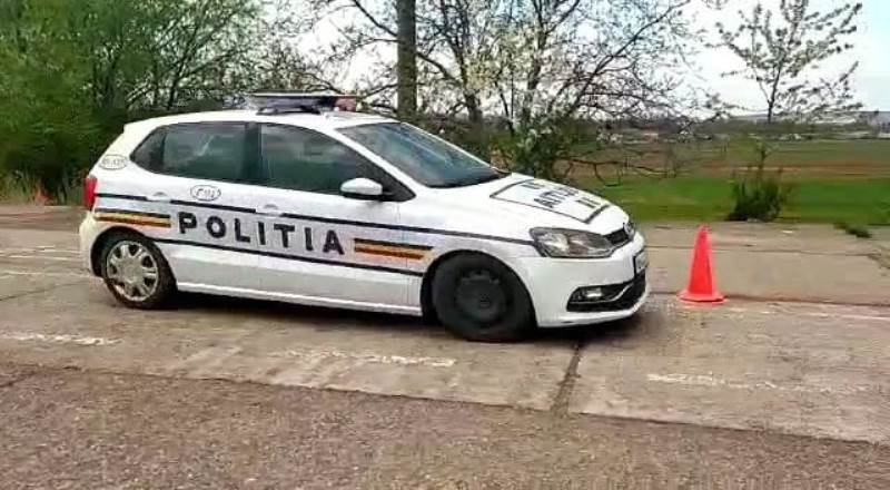 Activități de instruire a polițiștilor botoșăneni privind conducerea autovehiculelor de serviciu în regim prioritar și defensiv