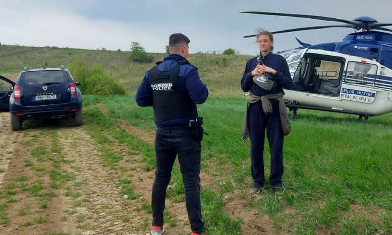 Trecere ilegală a frontierei de stat descoperită din elicopter de polițiștii de frontieră botoșăneni