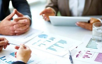 246 persoane în căutarea unui …