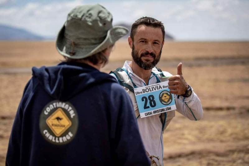 Iulian Rotariu a trecut, din nou, primul linia de sosire la ultramaratonul The Track Namibia