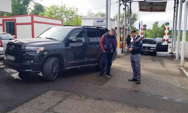 A încercat să părăsească România cu un auto radiat din circulație