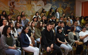 „Tinerii dezbat” cu succes la …