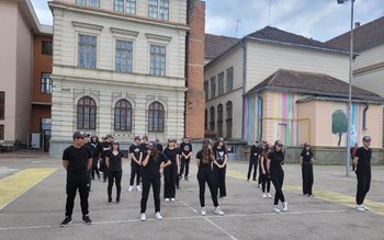 Poliţişti, jandarmi şi specialişti în …