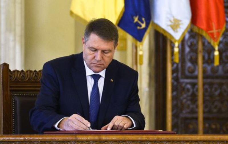 O nouă lege a fost promulgată de Klaus Iohannis. Infracțiunile care sunt pedepsite cu închisoarea