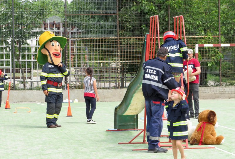 Un cămin sigur pentru copilul tău! - Acțiune de educare preventivă desfășurată de pompierii botoșăneni