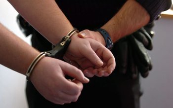 Doi tineri din Botoșani reținuți …