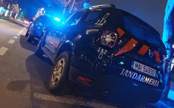 Trei tineri cu comportament suspect …