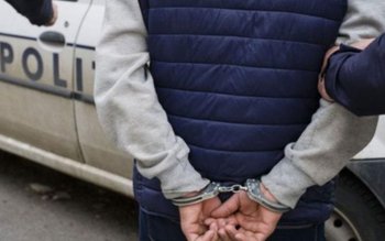 Doi tineri reținuți după ce …