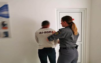 Urmărit de autorităţile din Germania, …