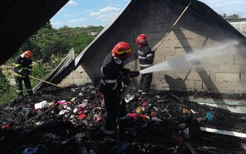 Incendiu violent la casa unei …