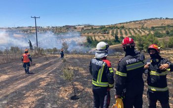 Turişti români, blocaţi în insula …
