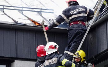 Intervenție a pompierilor după ce …