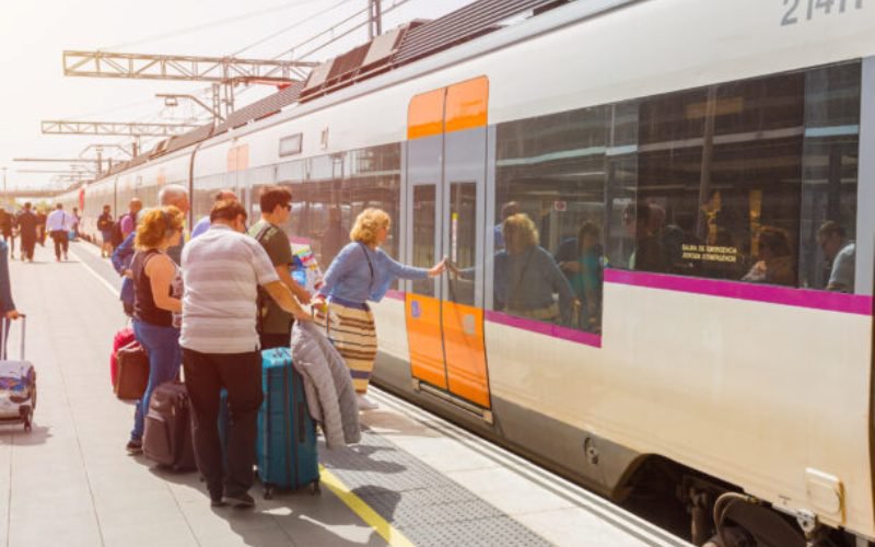 Călătoriile cu trenul în Spania devin gratuite din luna septembrie
