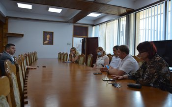 Prefectul a organizat o ședință …