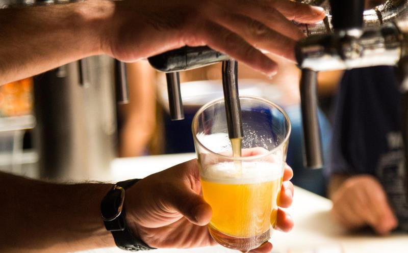 Berea se scumpește de la 1 august. Ce explicații dau producătorii și comercianții