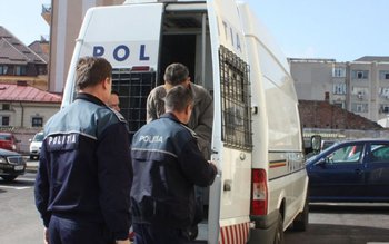 Bărbați reținuți pentru tulburarea ordinii …