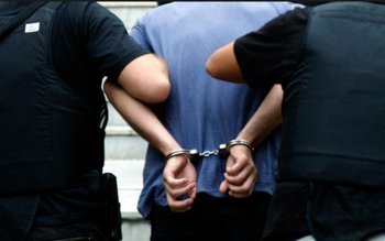 Doi tineri reținuți pentru tâlhărie …