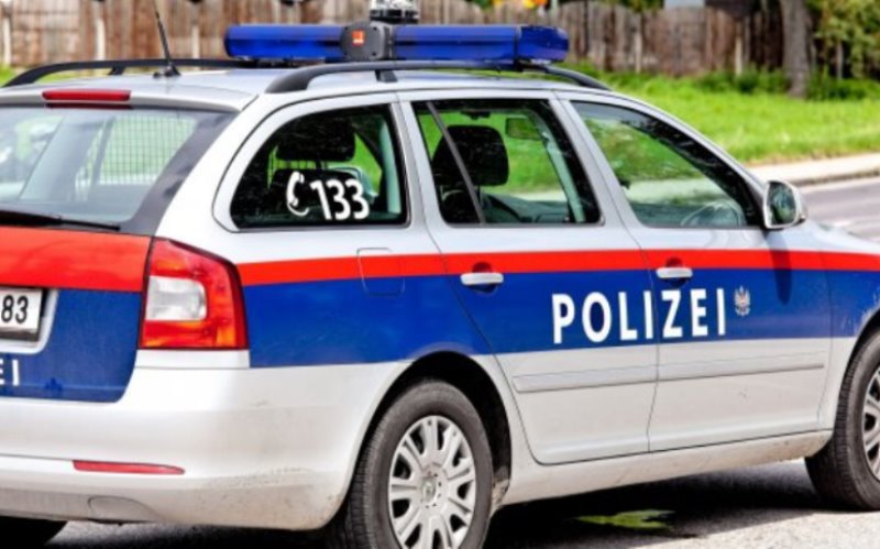 Un român a murit, în Germania, după ce a căzut de la geam. Nu este clar dacă e un accident sau o sinucidere