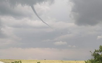 Nor-pâlnie și început de tornadă …