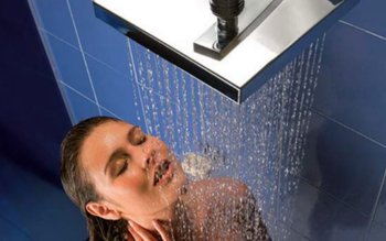 Pro sau contra dușului zilnic