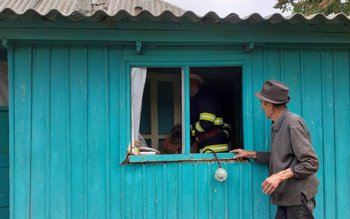 Bucătărie de vară distrusă aproape …