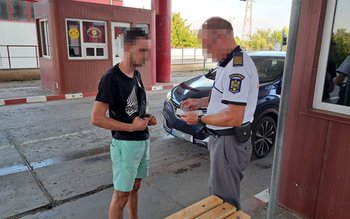 Conducea un ansamblu rutier având …