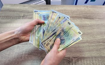 Se dau bani de la …