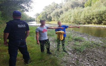 Cetăţeni moldoveni opriţi la frontieră …