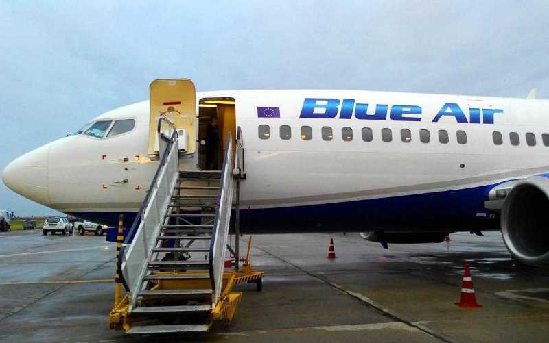 Celulă de criză după scandalul Blue Air. Românii blocați în străinătate vor fi aduși în țară cu avioane Tarom