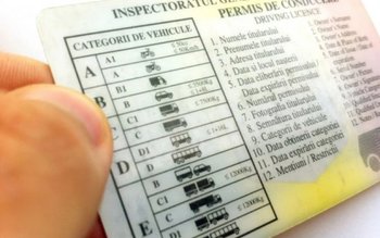 Un bărbat aproape orb și-a …