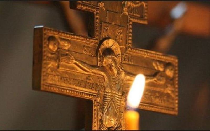 Înălțarea Sfintei Cruci, sărbătorită pe 14 septembrie. Tradiții și superstiții de Ziua Crucii
