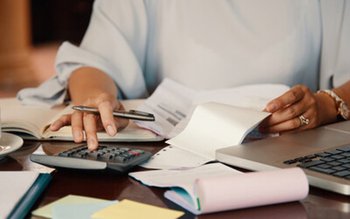 Vrei să reduci factura la …