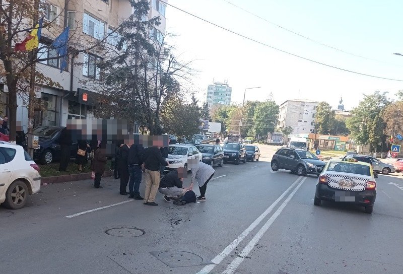 Accident la Botoșani! Femeie care traversa neregulamentar izbită de un taxi