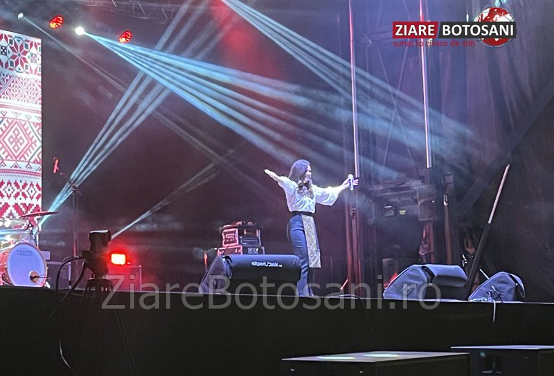 Zilele Municipiului Dorohoi 2022: Pe plai de joc și voie bună alături de artiști locali și Ana-Maria Ababei - FOTO