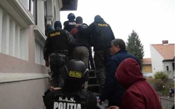 Trei bărbați reținuți după ce …