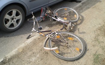 Biciclist accidentat pe o stradă …
