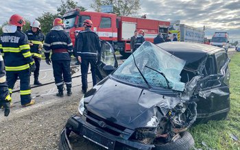 Accident! Două autoturisme și o …