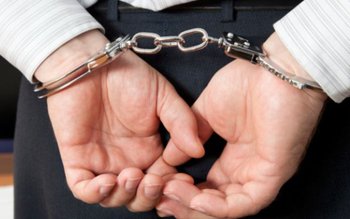 Ridicat din pat şi băgat …