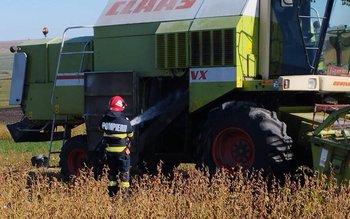 O combină agricolă a luat …