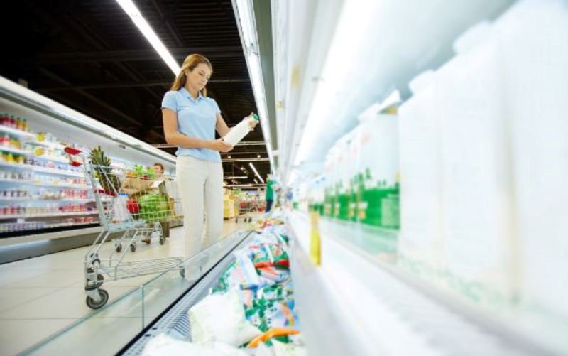 Laptele și produsele lactate, obligatoriu pe rafturi separate în magazine și supermarketuri. Legea a fost adoptată de Parlament