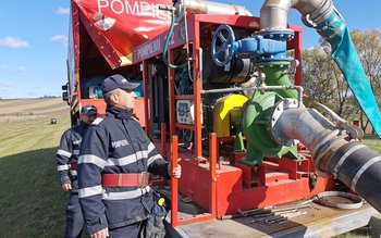 Peste 300 de persoane din …