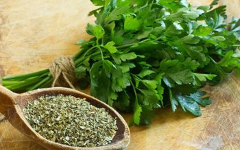 Dieta cu pătrunjel te ajută …