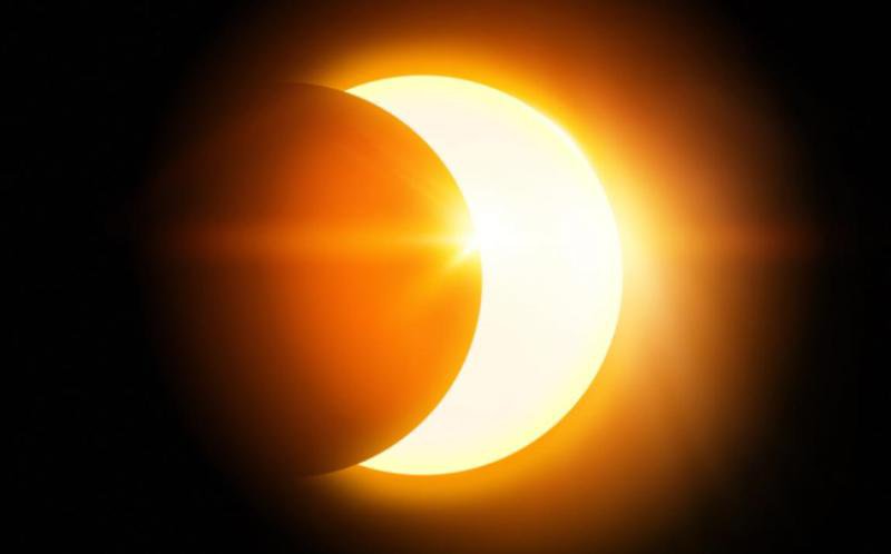 Eclipsă de Soare, vizibilă astăzi în România! Ora la care va începe