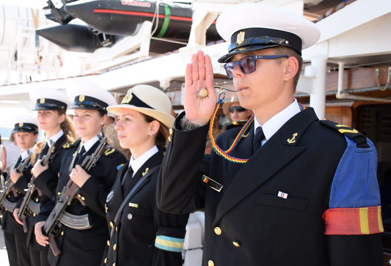 Marinarii militari promovează cariera militară în județul Botoșani - FOTO