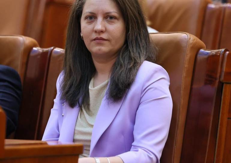 Alexandra Huțu: „Începe programul de stimulare a natalității prin decontarea procedurilor de fertilizare: sprijin de 15000 de lei pentru femeile între 20 și 45 de ani”