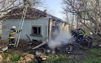 Bărbat salvat de vecini de …